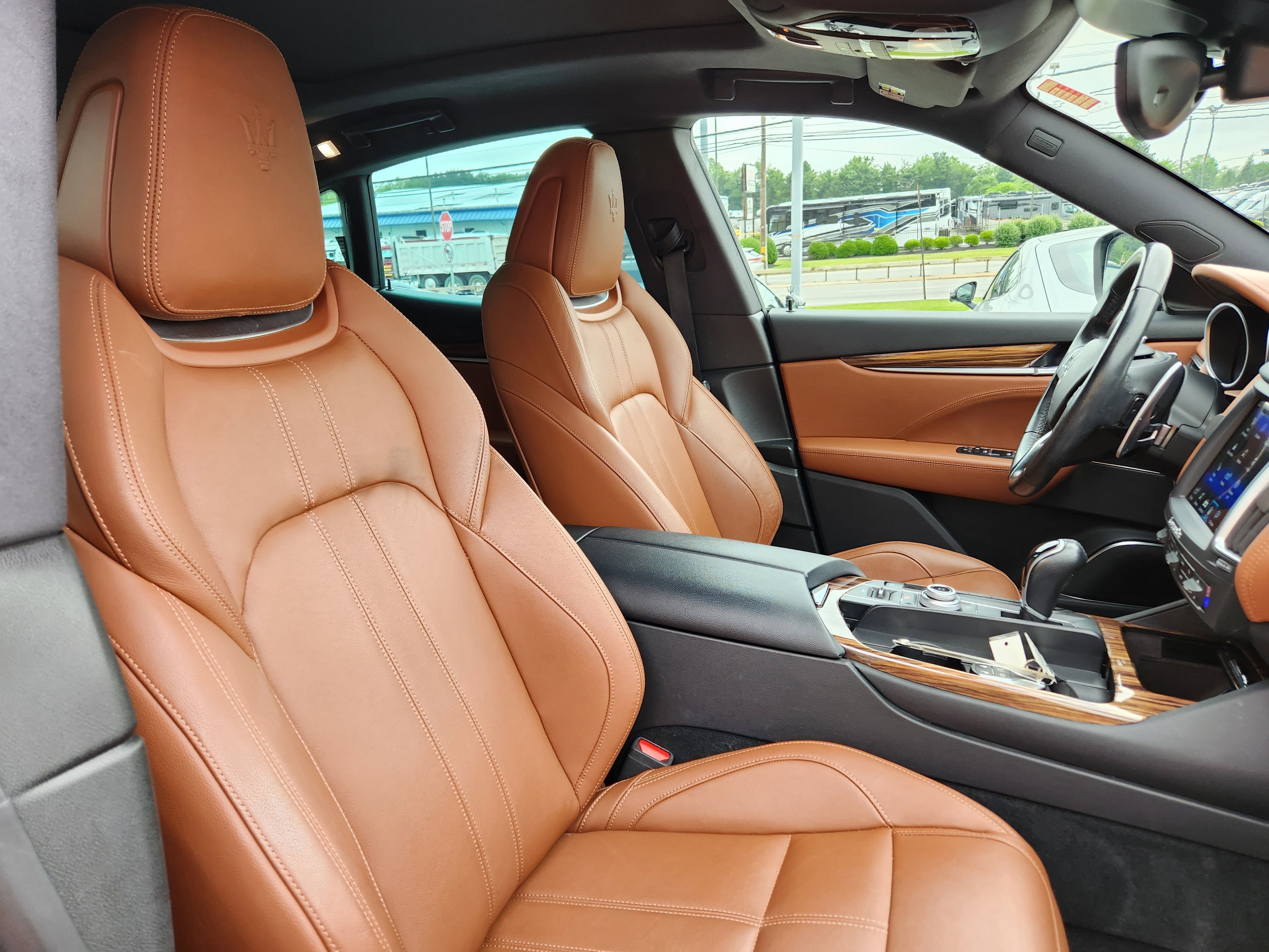 Used 2018 Nero Maserati GranSport image 16