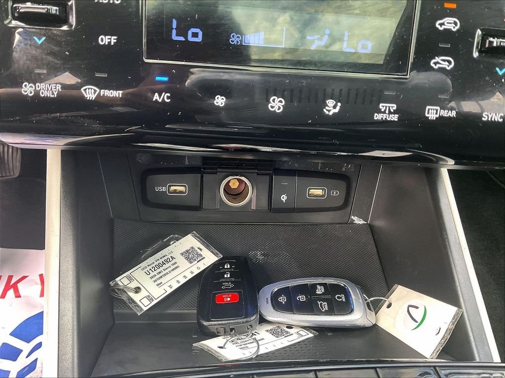 Used 2022 Gray Hyundai SEL Convenience image 26