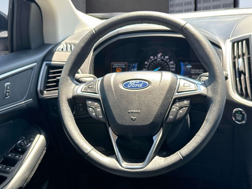 Used 2022 Oxford White Ford SEL image 19