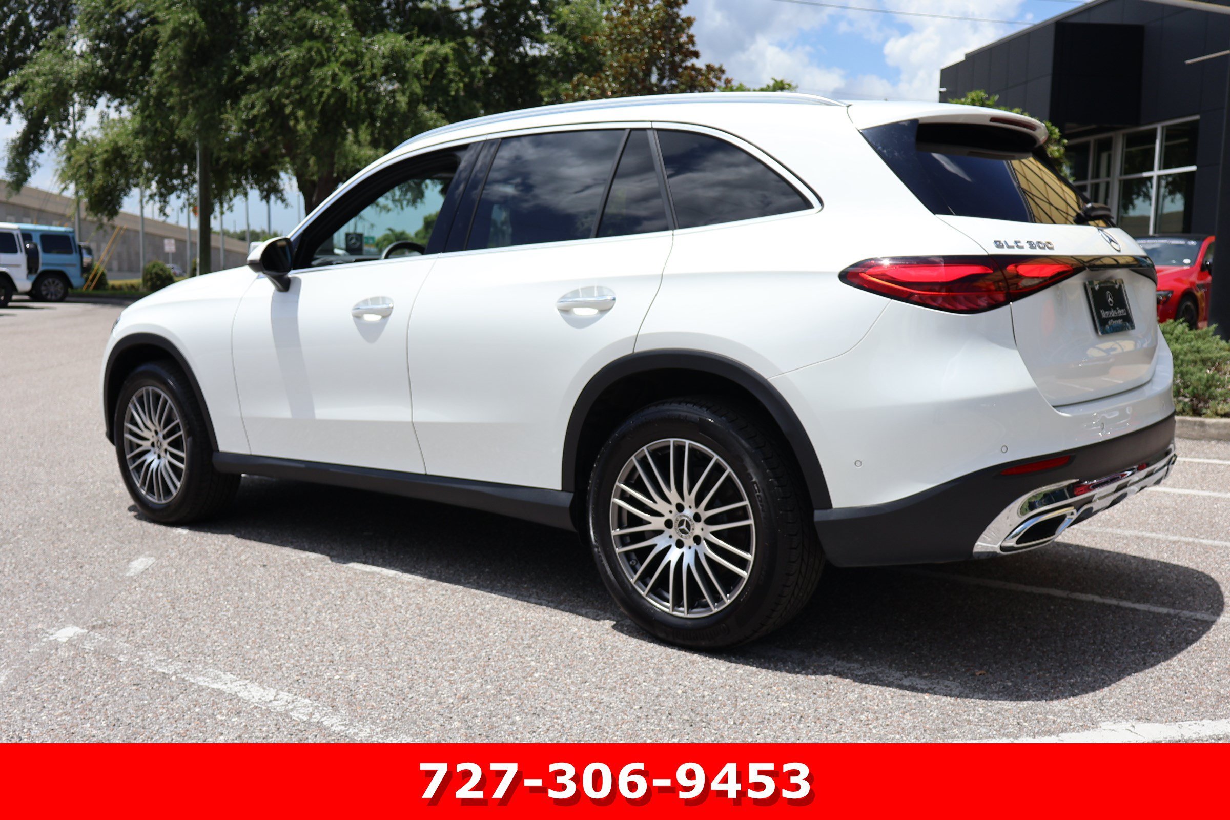 Certified Used 2025 Polar White Mercedes-Benz GLC 300 image 6