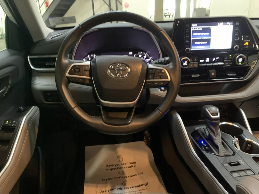 Used 2022 Beige Toyota XLE image 17