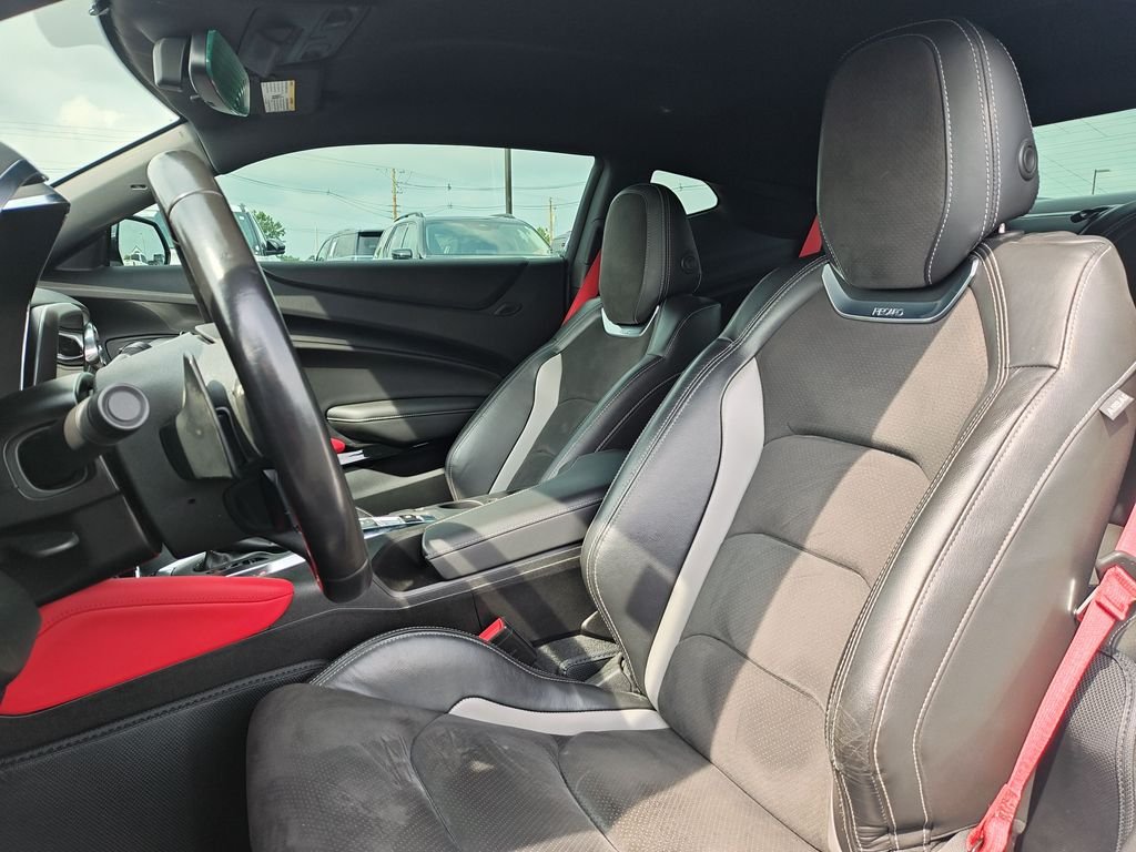 Used 2022 White Chevrolet LT1 image 13