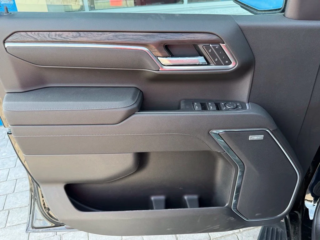 New 2026 Onyx Black GMC SLT image 32