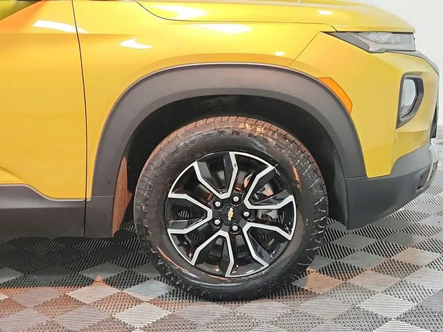 Used 2023 Yellow Chevrolet ACTIV image 22