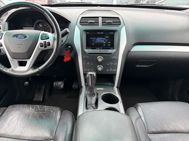 Used 2012 Black Ford XLT image 9
