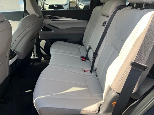 New 2027 Mineral INFINITI Luxe AWD image 12