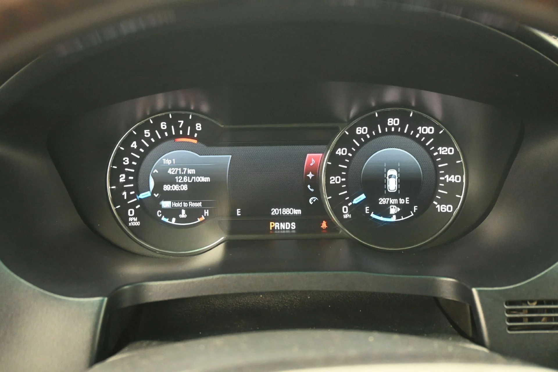 Used 2017  Ford Platinum image 22