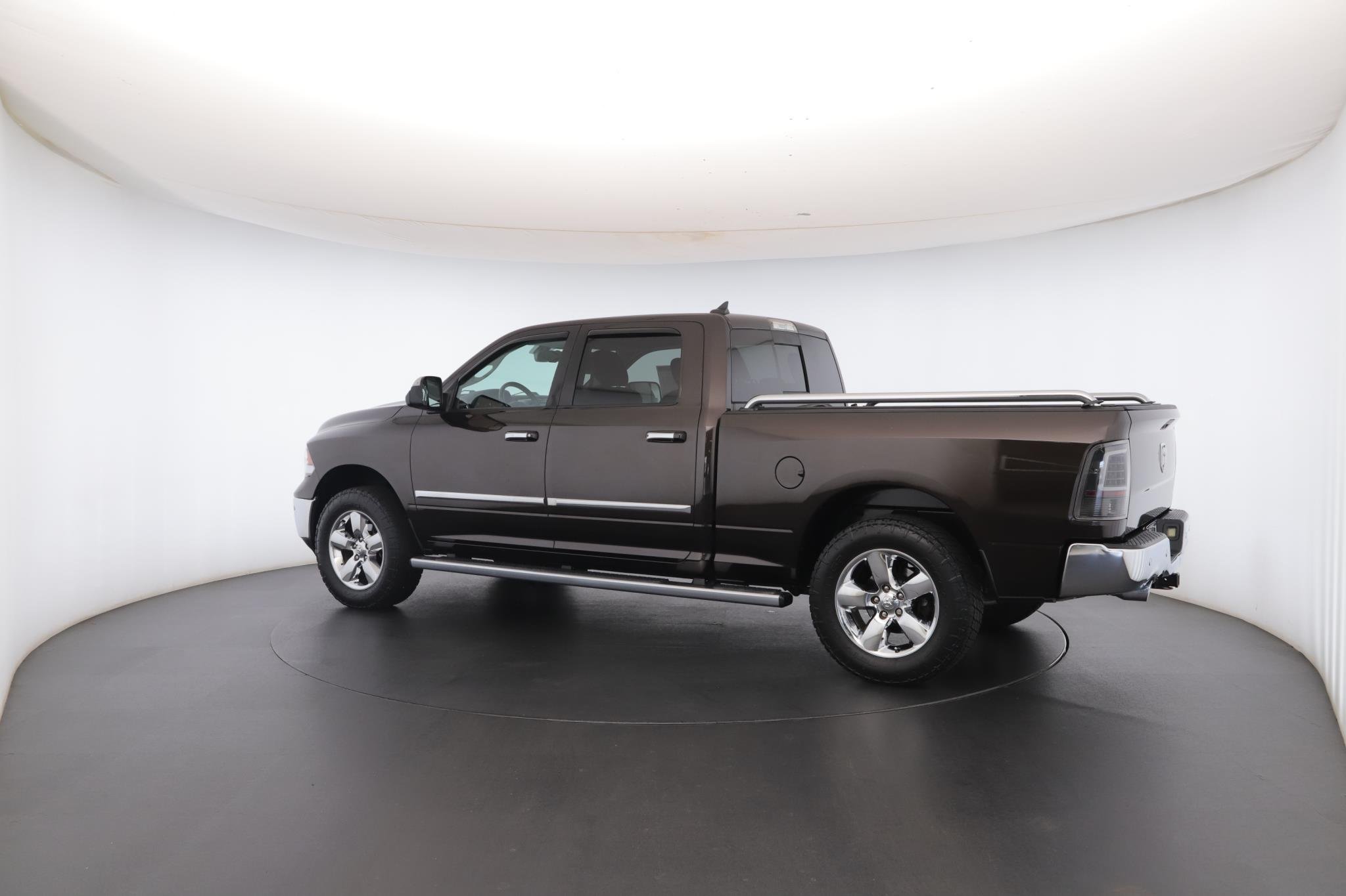 Used 2016 Luxury Brown Pearlcoat Ram 4WD Crew Cab 149 Big Horn image 24