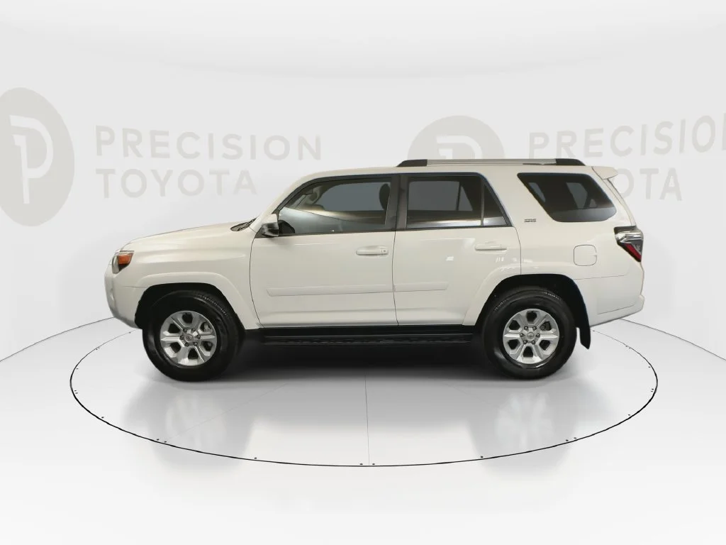 Used 2022 White Toyota SR5 image 13