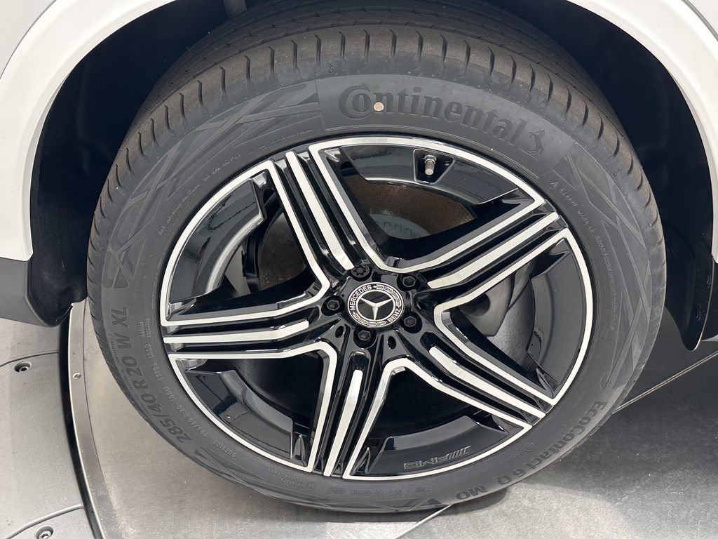 New 2026 MANUFAKTUR Moonlight White Metallic Mercedes-Benz GLC 300 image 20