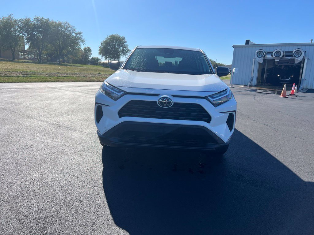 Used 2024 Ice Toyota LE image 2