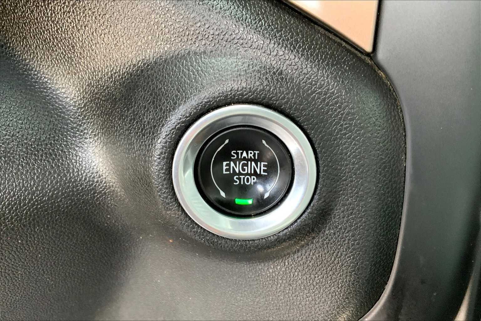 Used 2023 Summit White Chevrolet High Country image 33