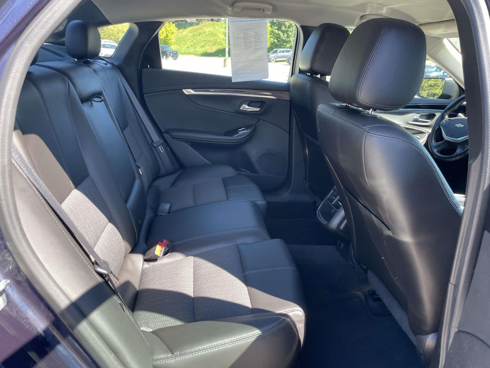 Used 2016 Blue Velvet Metallic Chevrolet LT image 25