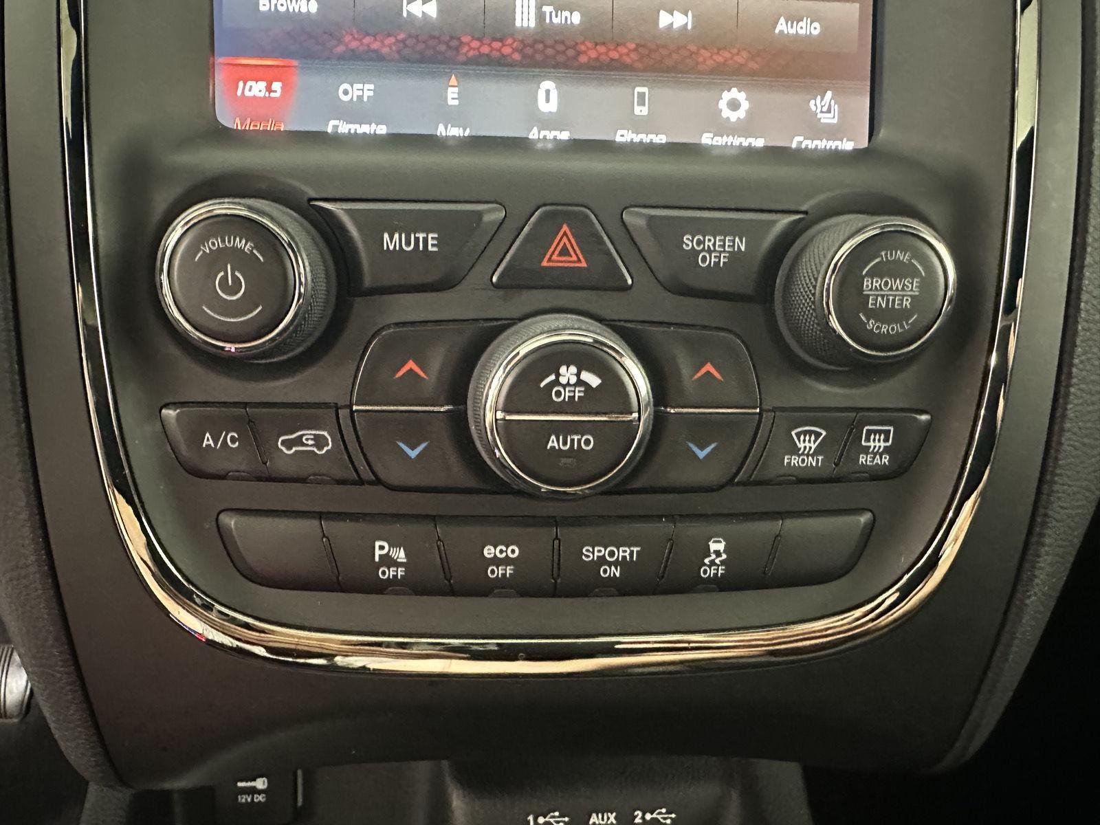 Used 2020 Granite Crystal Metallic Dodge R/T image 26