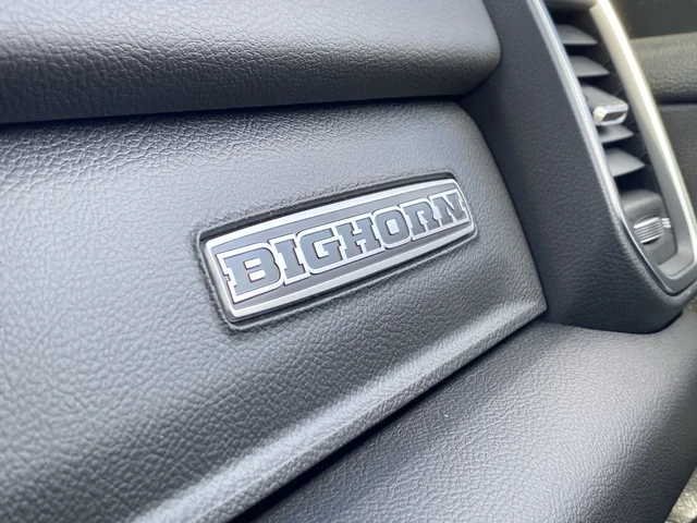 New 2025 Diamond Black Crystal Pearl-Coat Exterior Paint RAM Big Horn/Lone Star image 36