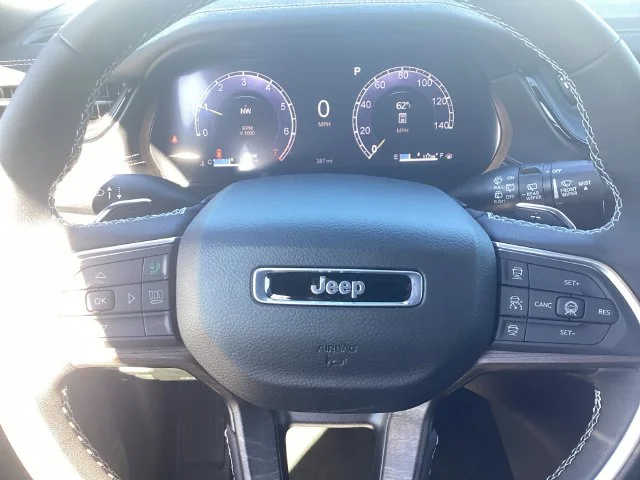 New 2027 Black Jeep L LIMITED 4X4 image 12