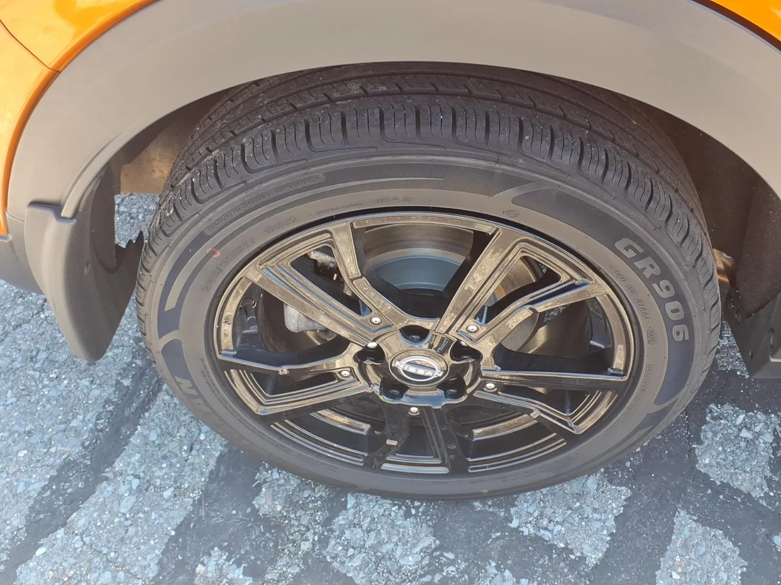 Used 2023 Orange Metallic Nissan SR image 12