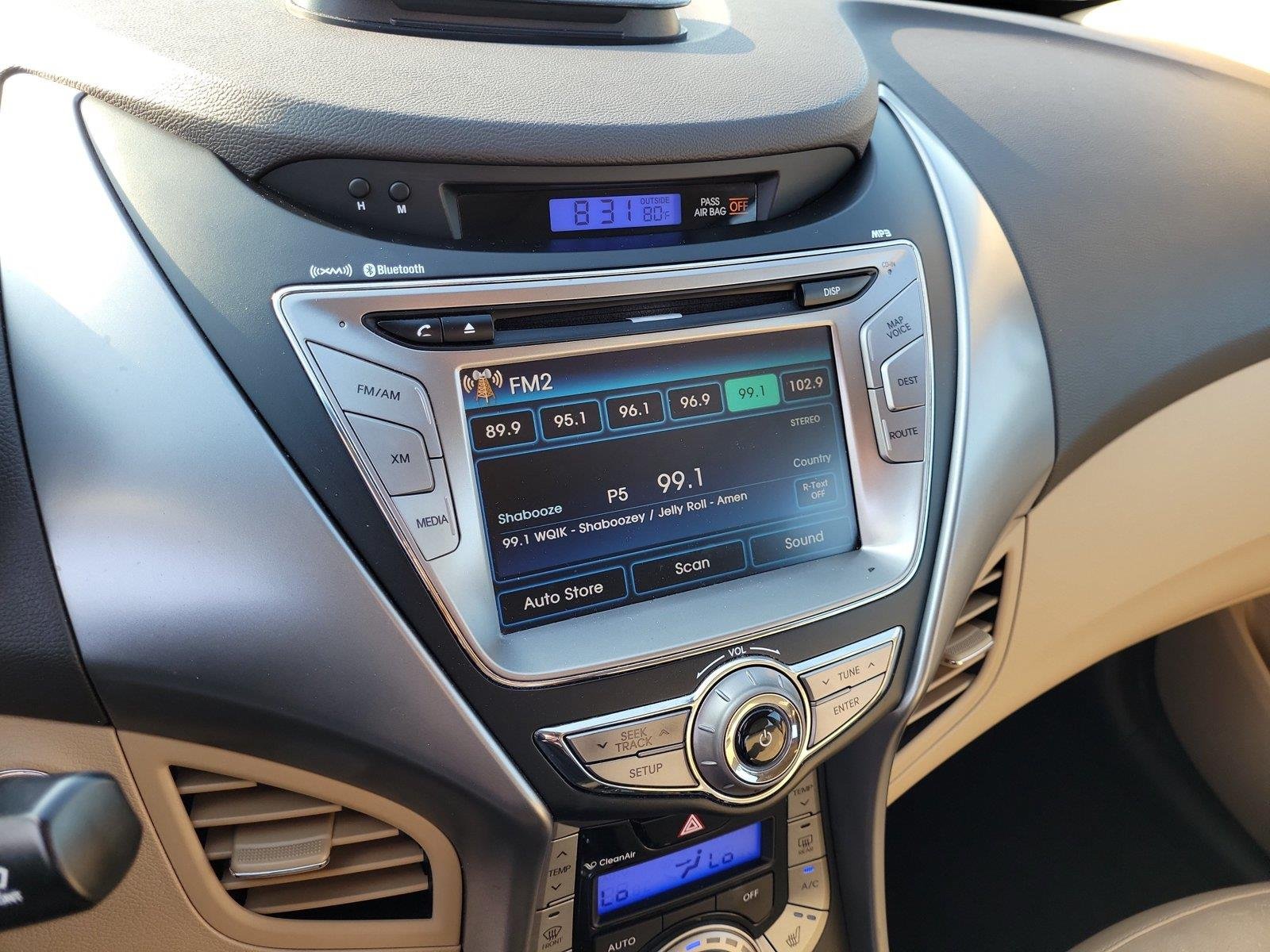 Used 2013 Shimmering White Hyundai Limited image 28