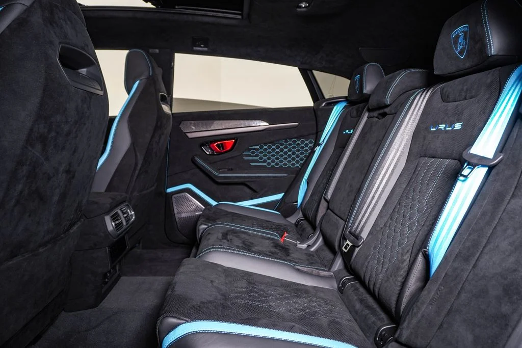 Used 2024 Blu Cepheus Metallic Lamborghini Performante image 22