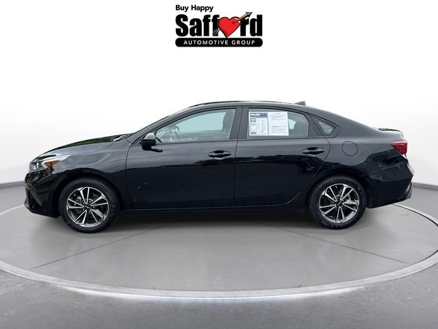 Used 2023 Black Kia LXS image 4