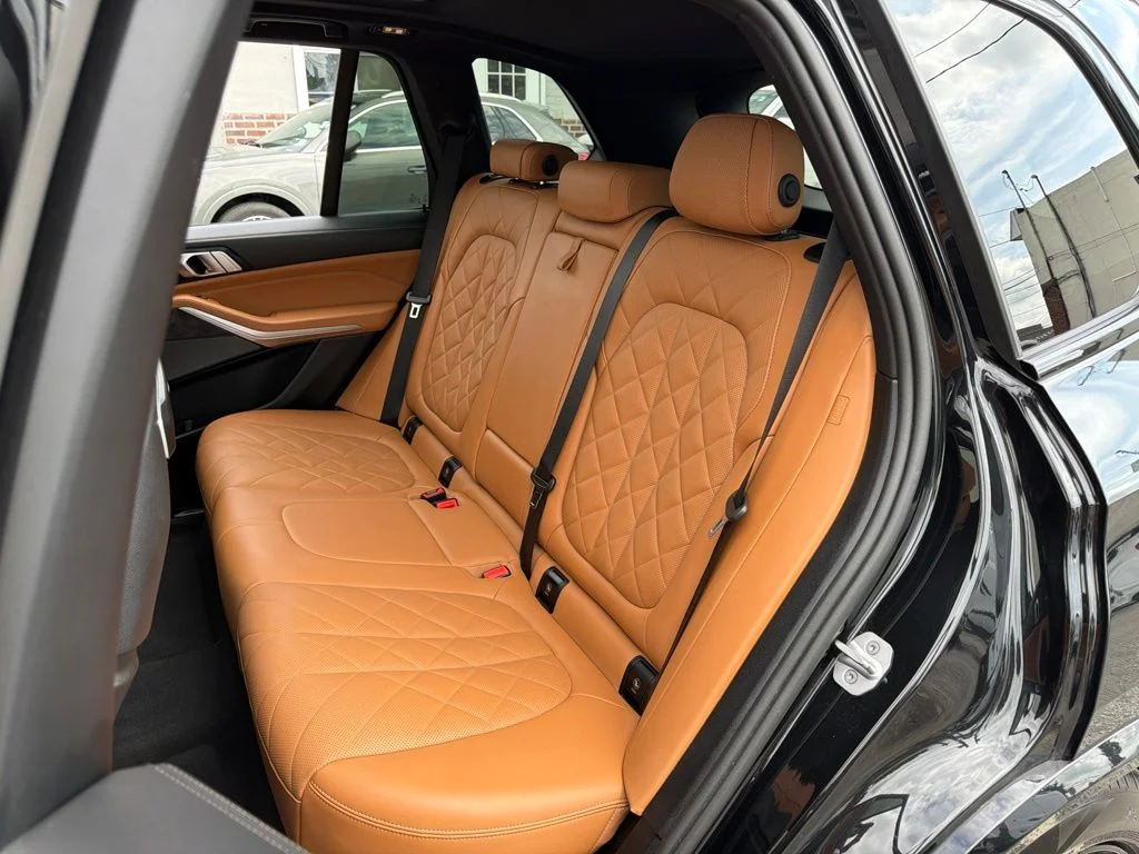 Used 2024 Black BMW xDrive40i image 22