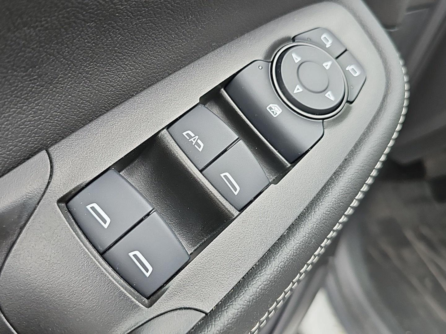Used 2022 White Frost Tricoat Buick Essence image 21