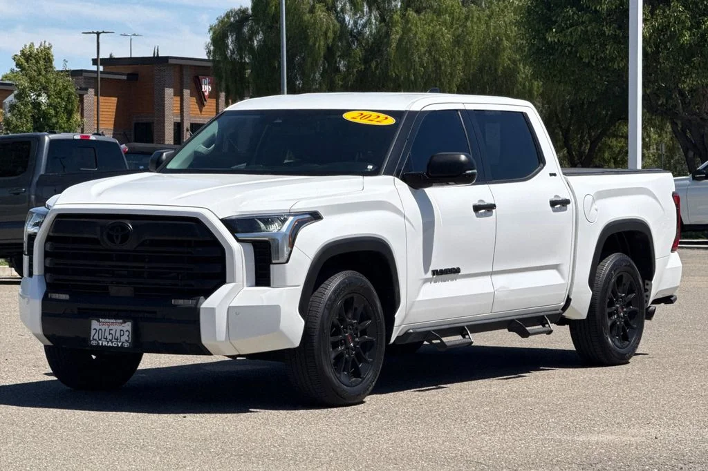 Used 2022 White Toyota SR5 image 11