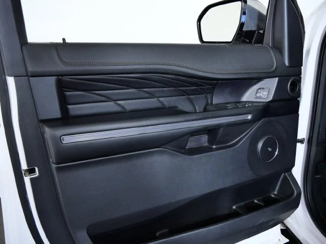 Used 2019 White Ford Platinum image 15