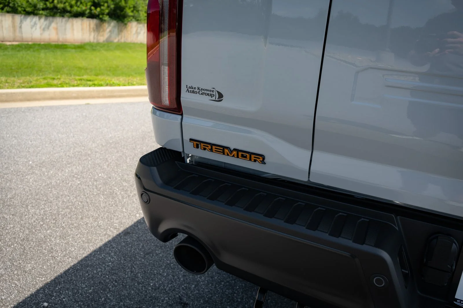 New 2026 White Ford Tremor image 18