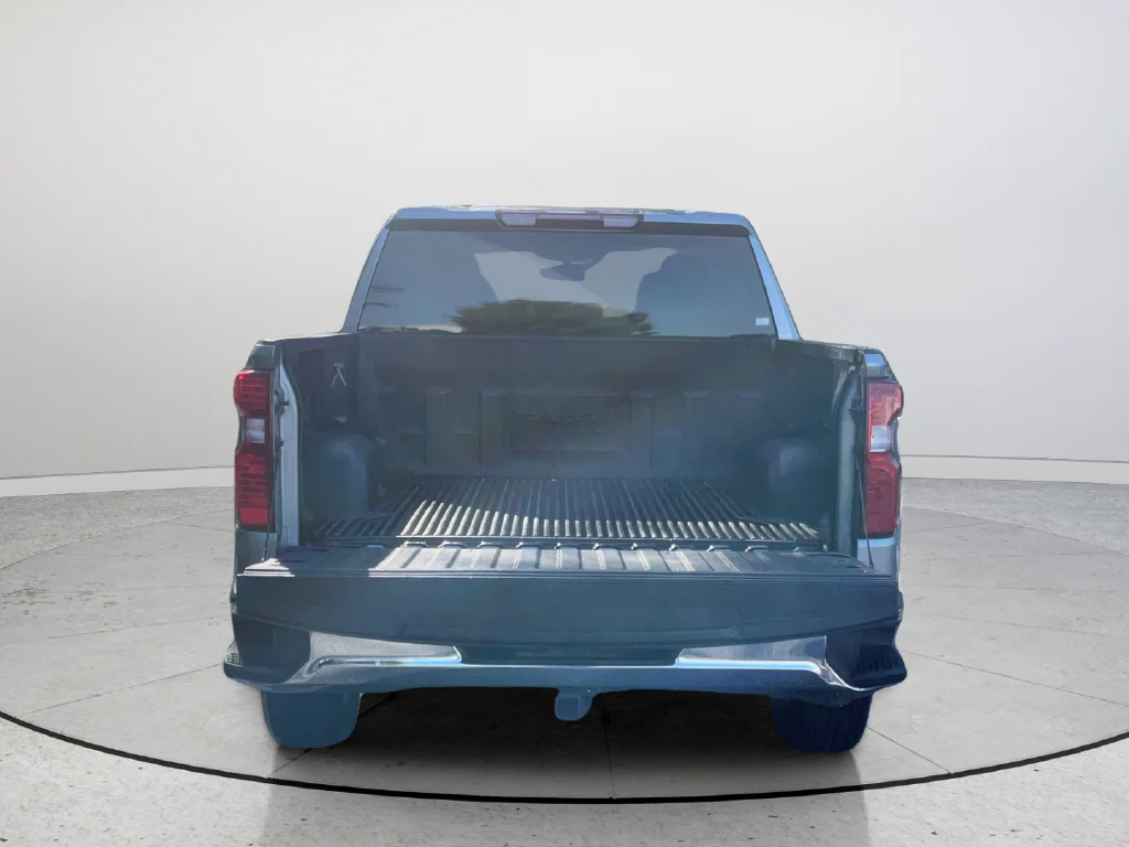 Used 2025 Gray Chevrolet LT image 10