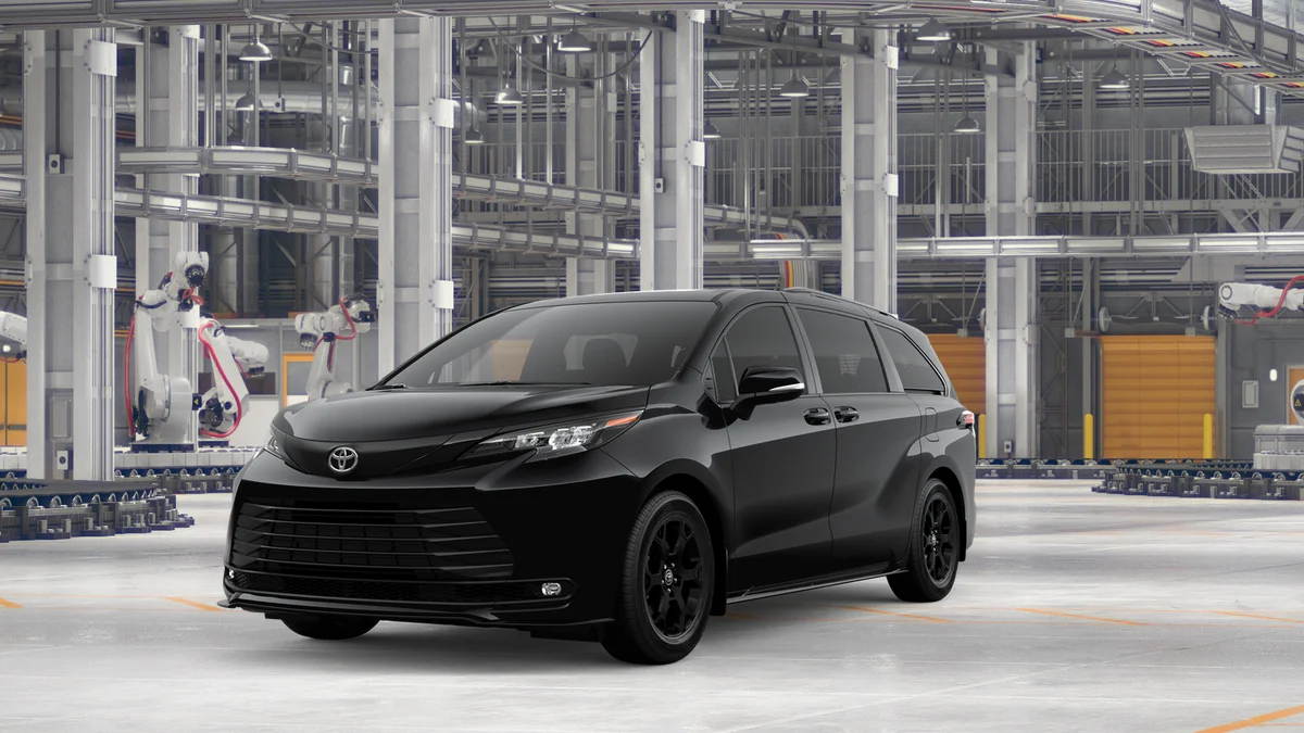 2026 Toyota Sienna Woodland Edition Hybrid AWD's photo