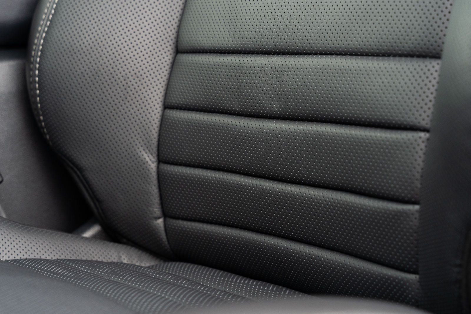 New 2026 Star White Metallic Tri-Coat Ford Platinum® image 18