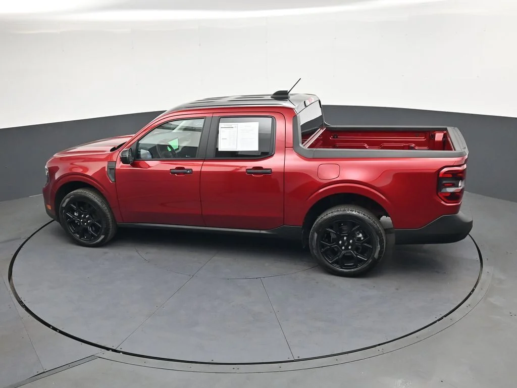 Used 2025 Red Ford XLT image 39