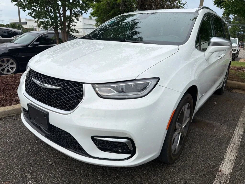 2021 Chrysler Pacifica Pinnacle's photo