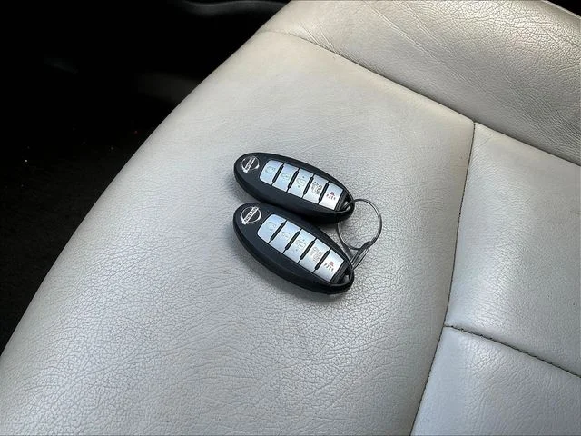 Used 2020 Silver Nissan SV image 35