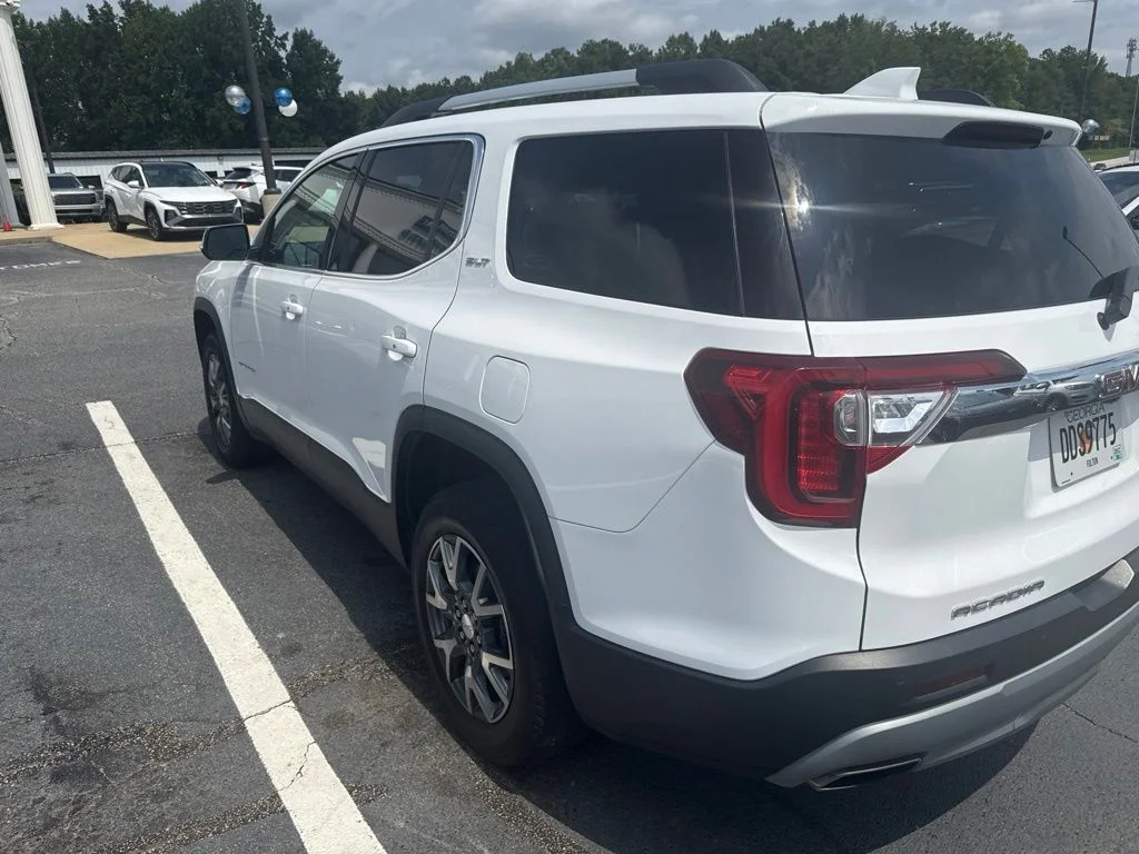Used 2023 White GMC SLT image 2