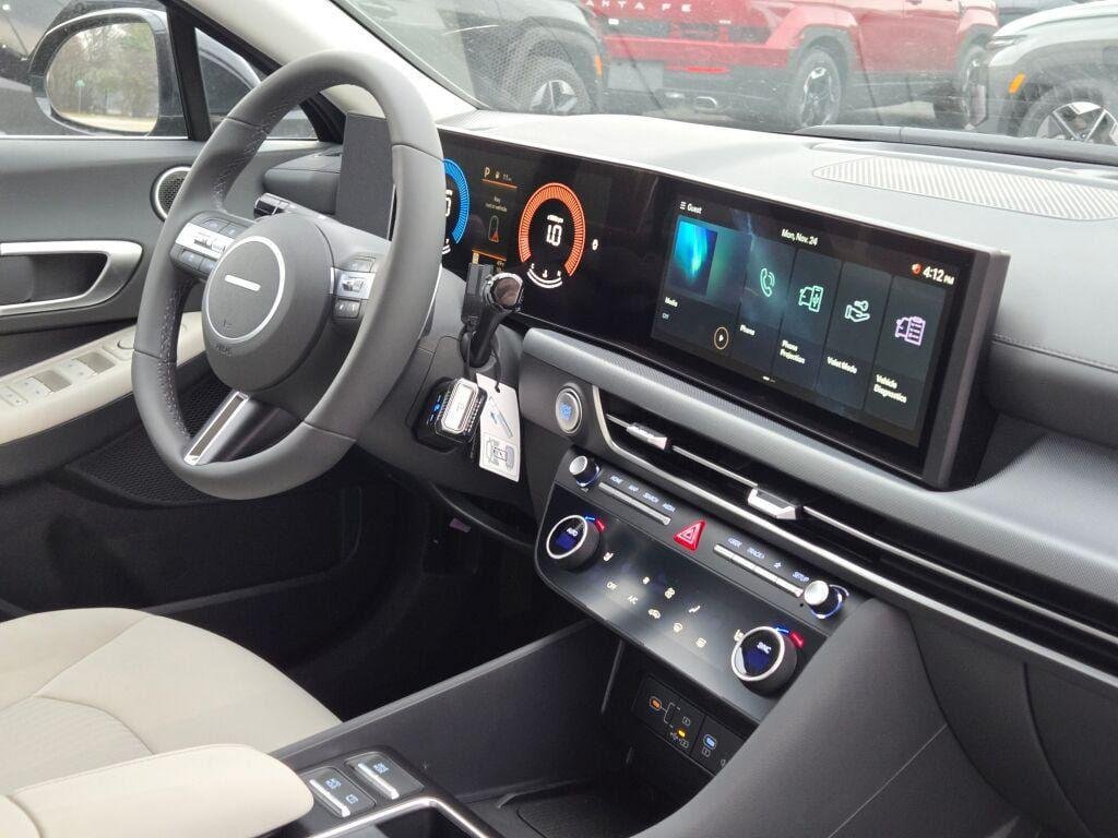 New 2026 Abyss Black Hyundai SEL Sport image 9