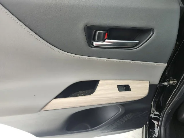 Used 2022 Black Toyota XLE image 9