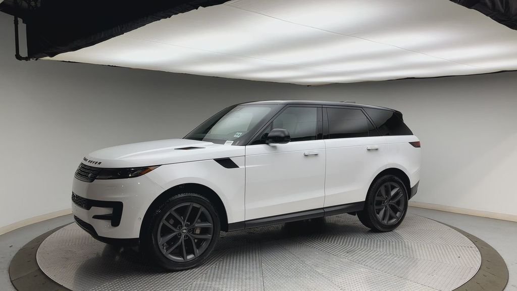 Used 2024 Fuji White Land Rover SE image 6