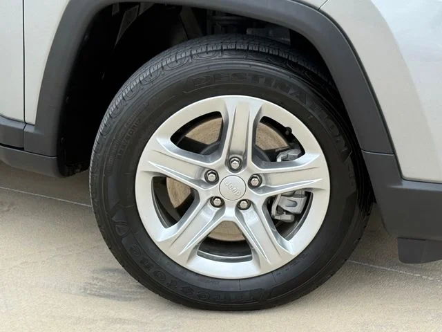 Used 2024 Gray Jeep Latitude image 2