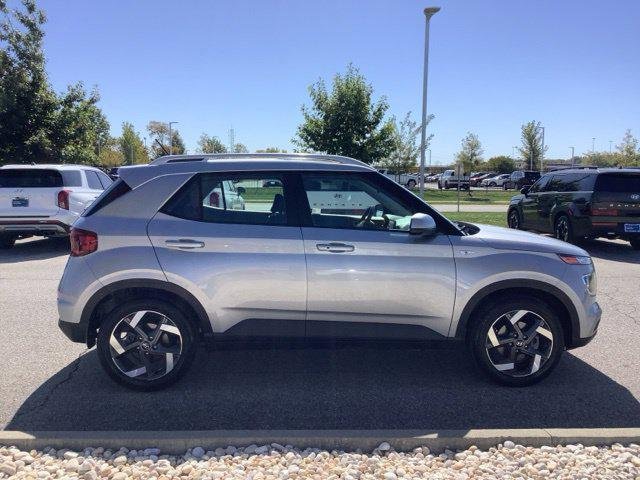 New 2026 Shimmering Silver Hyundai SEL image 4
