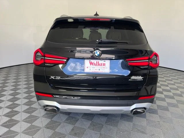 Used 2022 Black BMW sDrive30i image 6