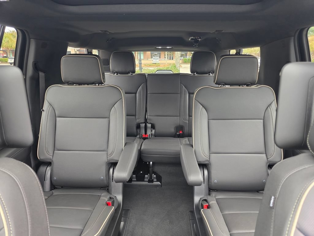 2025 Chevrolet Suburban Premier - Photo 21