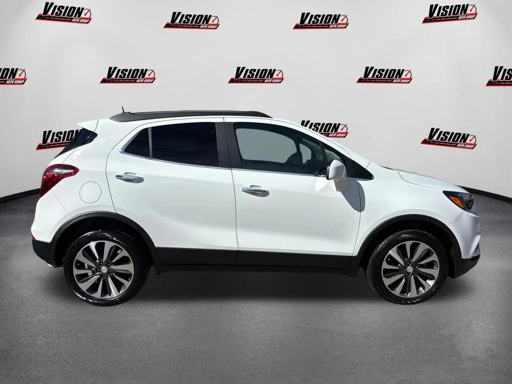 Used 2022 White Buick Preferred image 4