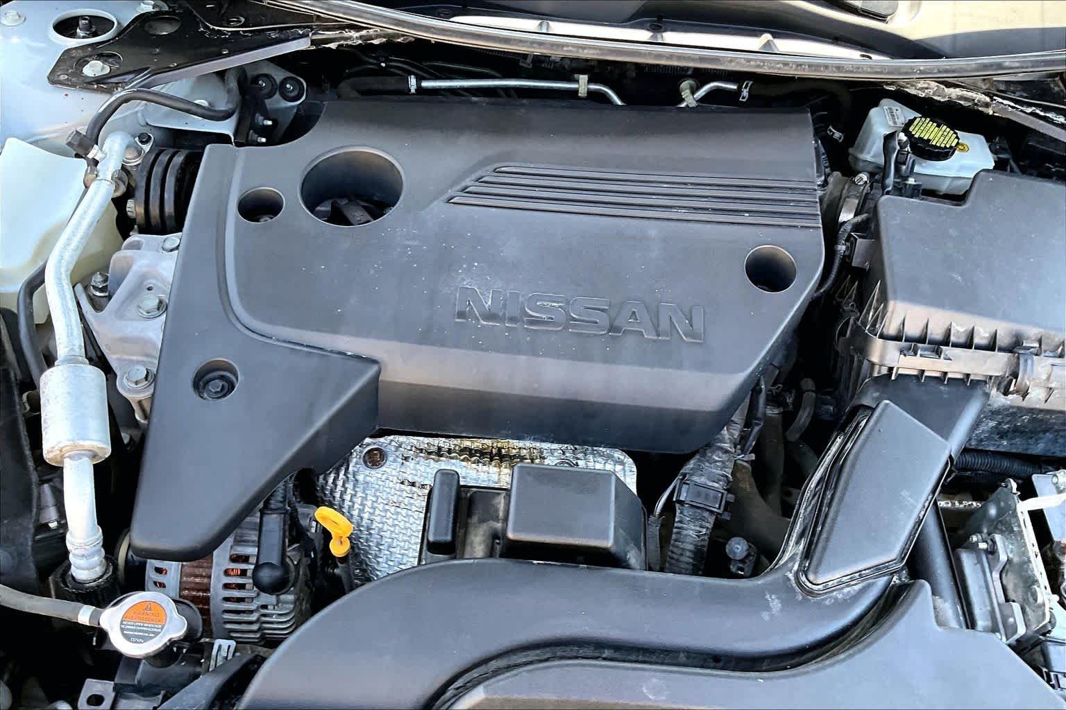 Used 2018 Brilliant Silver Nissan 2.5 S image 35
