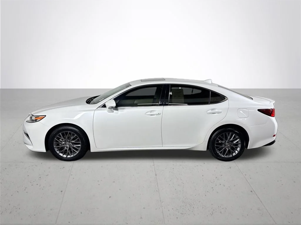 Used 2018 White Pearl Lexus 350 image 9