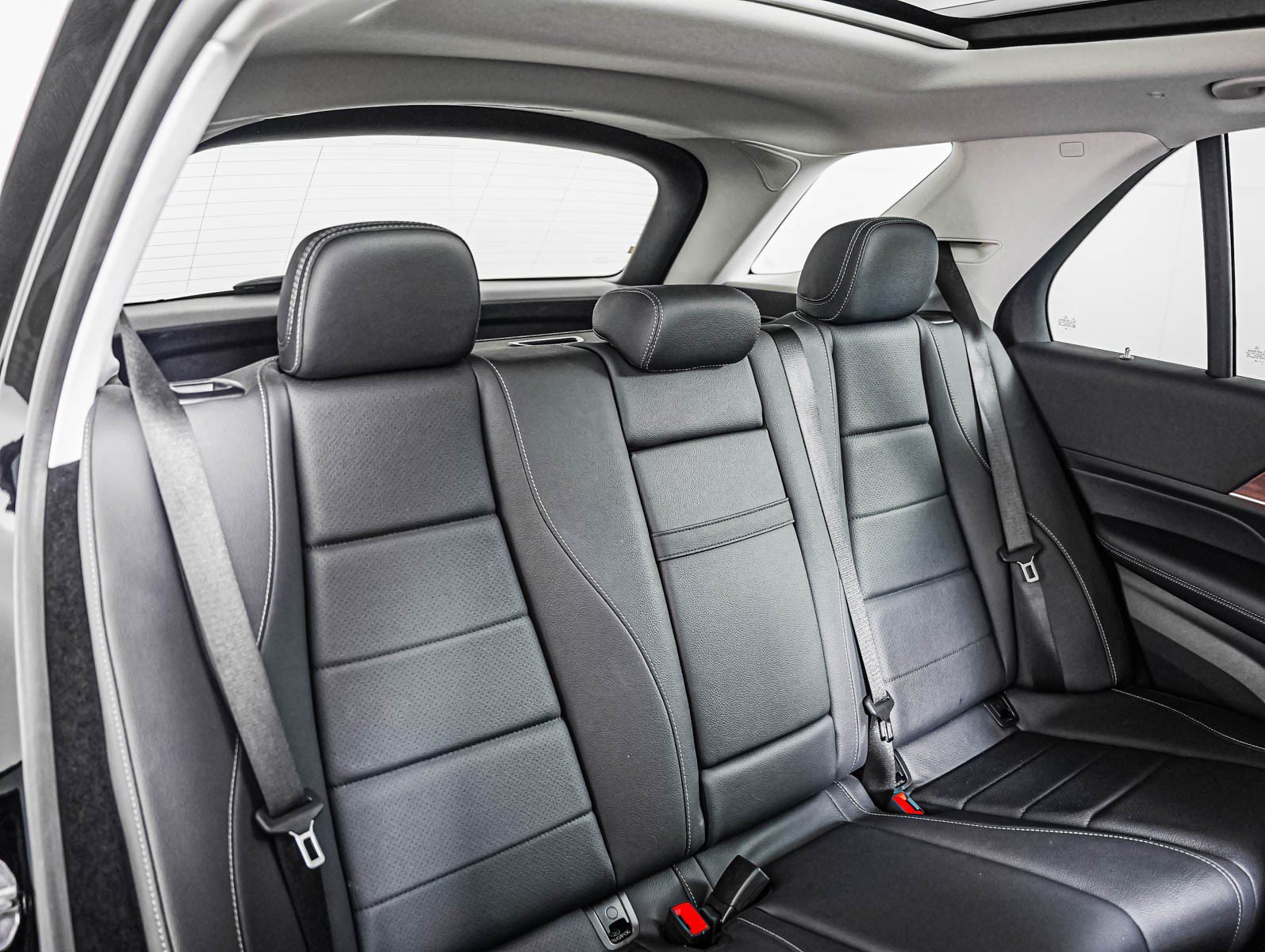 Certified Used 2025 Black Mercedes-Benz GLE 350 image 10