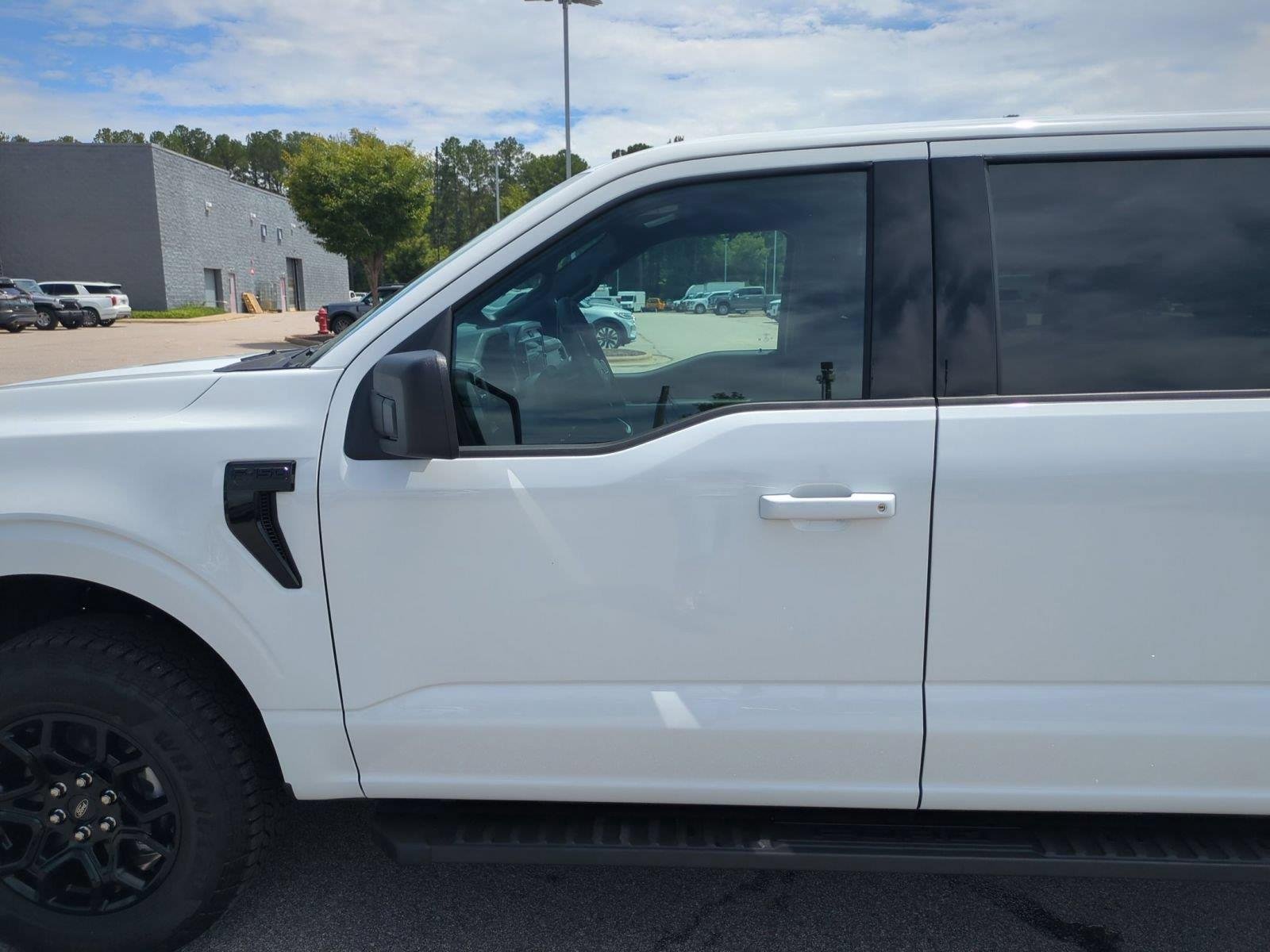 New 2026 Oxford White Ford XLT image 15