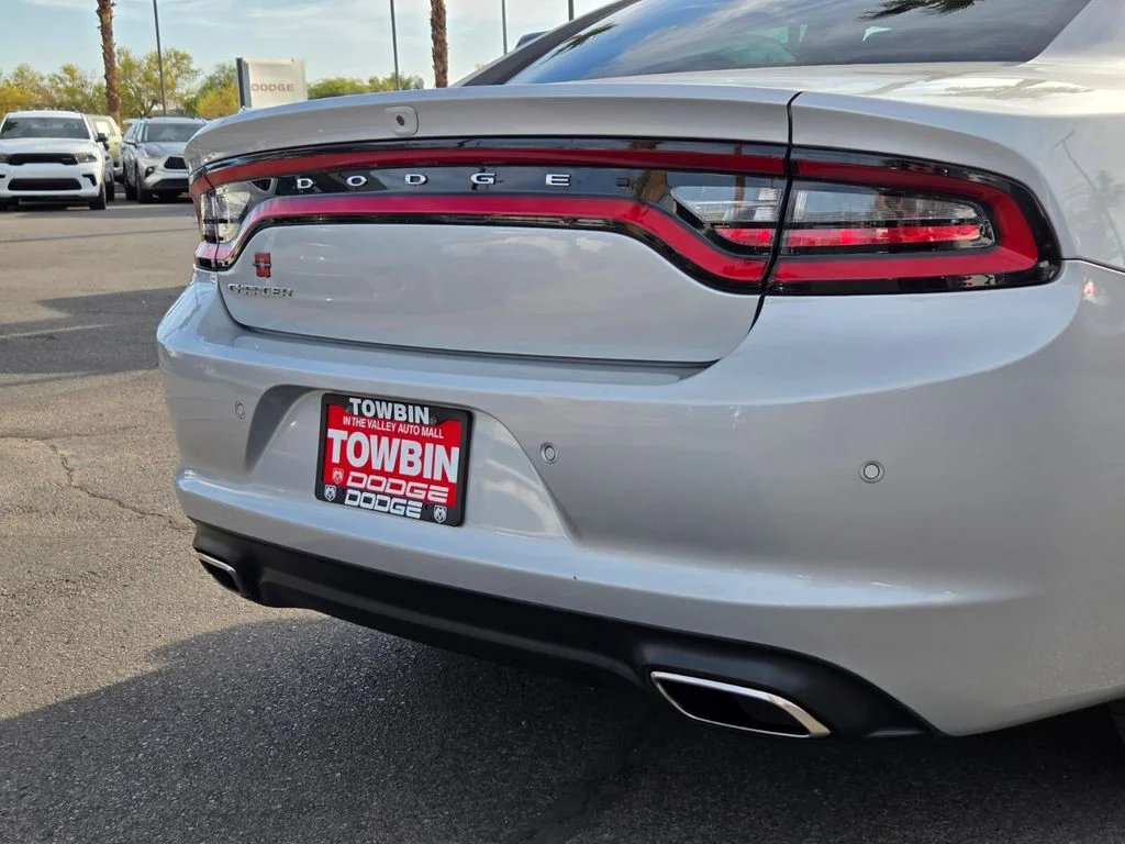 Used 2023 Silver Dodge SXT image 5