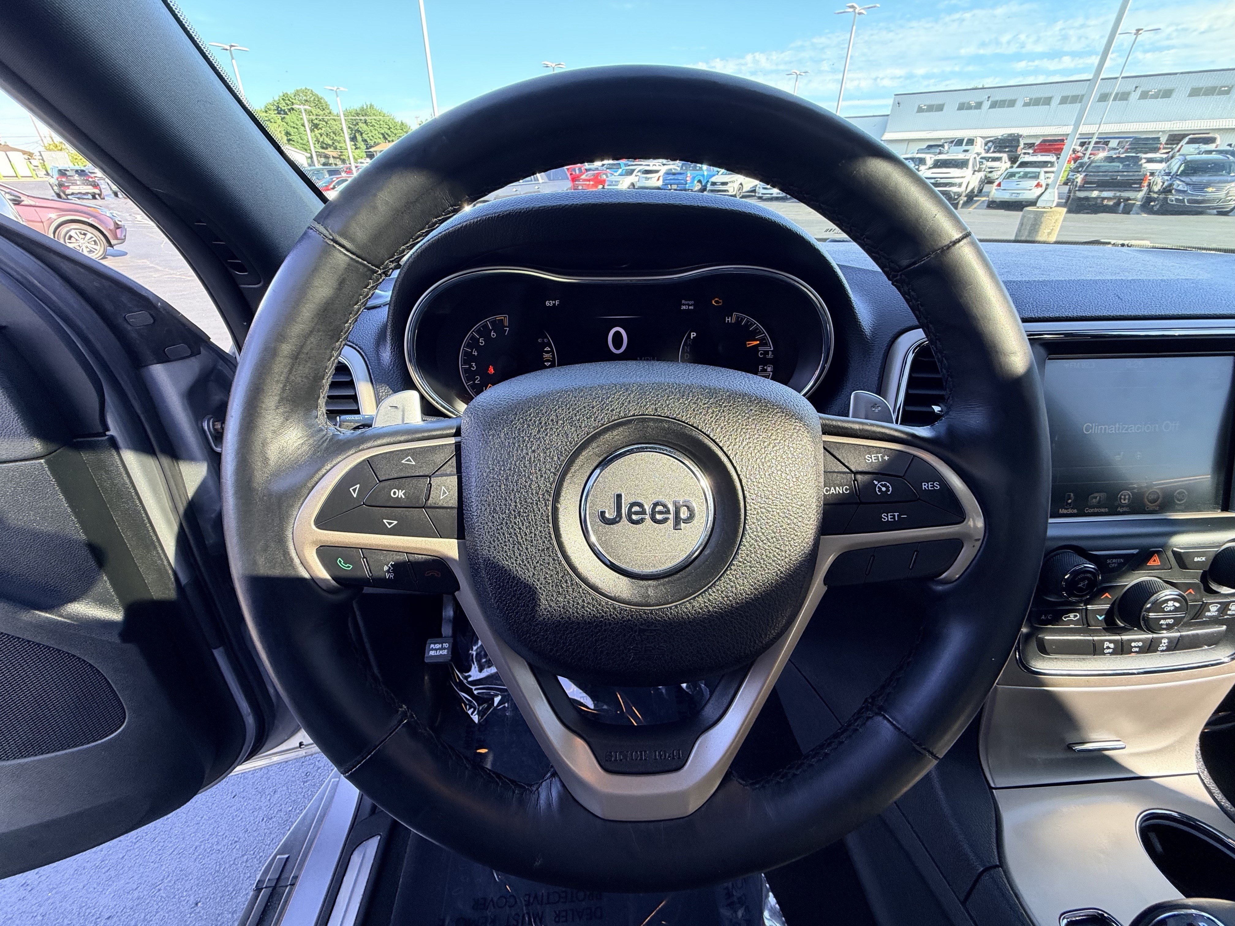 Used 2014 Silver Jeep Limited image 9